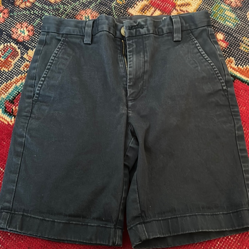 Vineyard vines boys shorts size 8